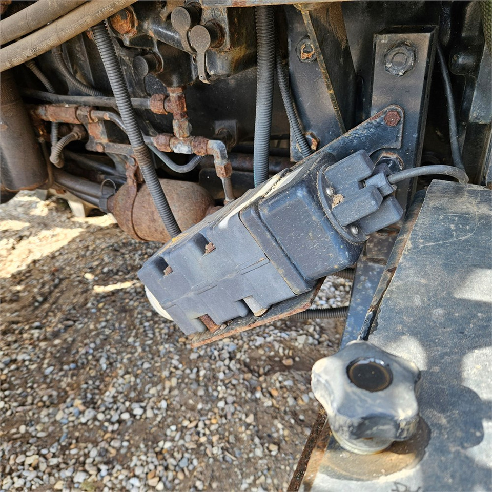 Tracteur agricole Massey Ferguson 6480 Dyna-6: photos 37