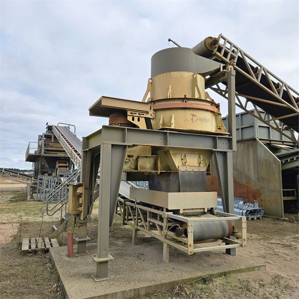 Metso Barmac B6150SE - Concasseur à cône: photos 1 Metso Barmac B6150SE - Concasseur à cône: photos 1