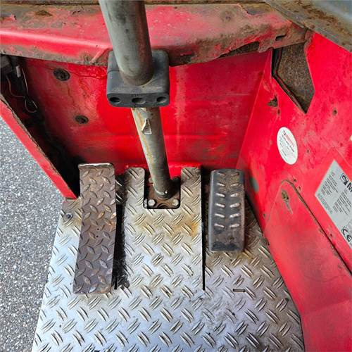 Chariot embarqué Moffett M4 25.3: photos 20 Chariot embarqué Moffett M4 25.3: photos 20