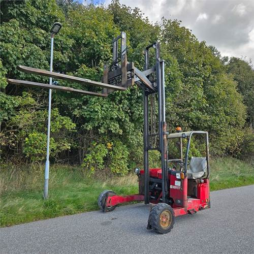 Moffett M4 25.3 - Chariot embarqué: photos 3 Moffett M4 25.3 - Chariot embarqué: photos 3