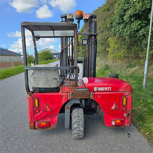 Chariot embarqué Moffett M4 25.3: photos 8 Chariot embarqué Moffett M4 25.3: photos 8
