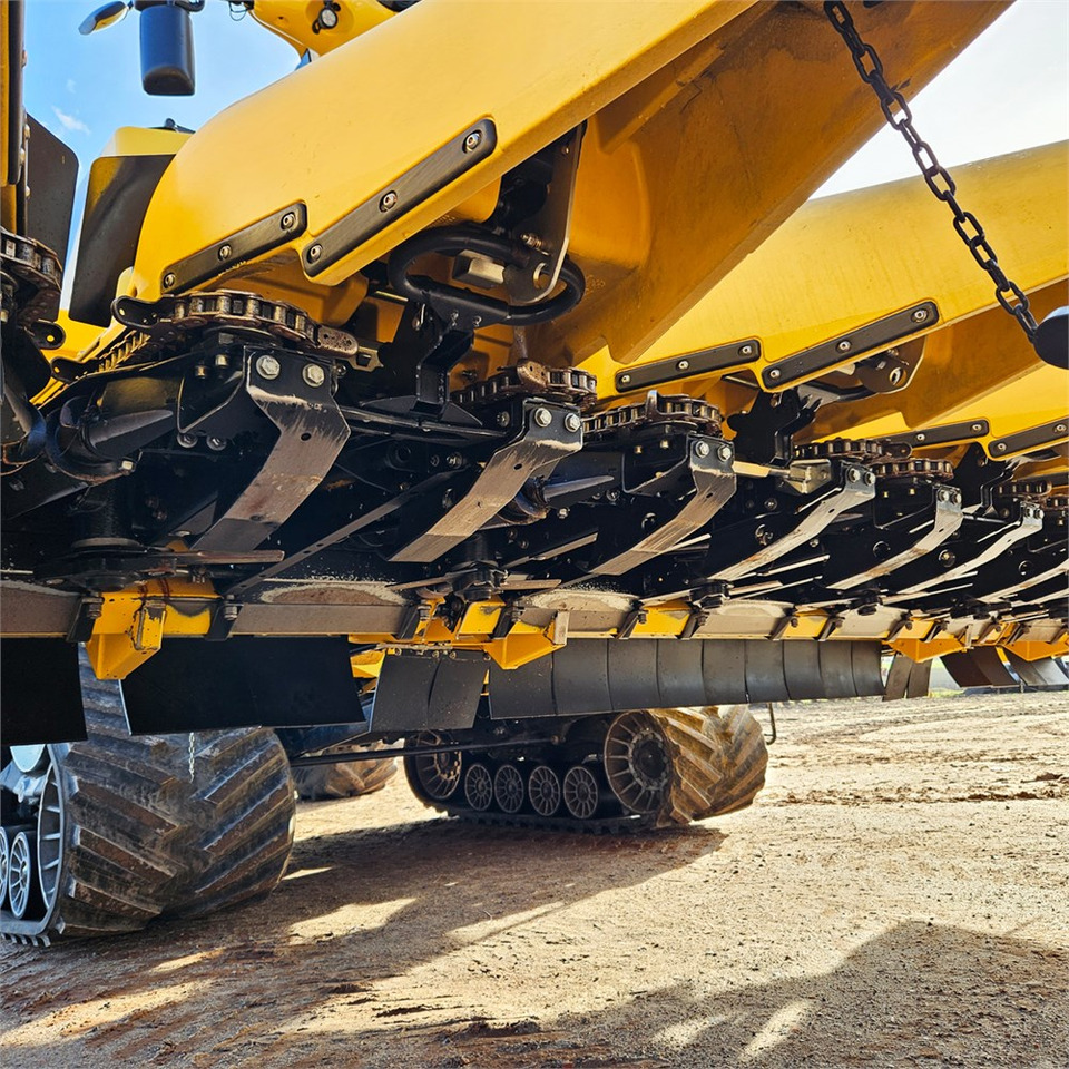 New Holland F8 - Matériel de récolte: photos 5 New Holland F8 - Matériel de récolte: photos 5