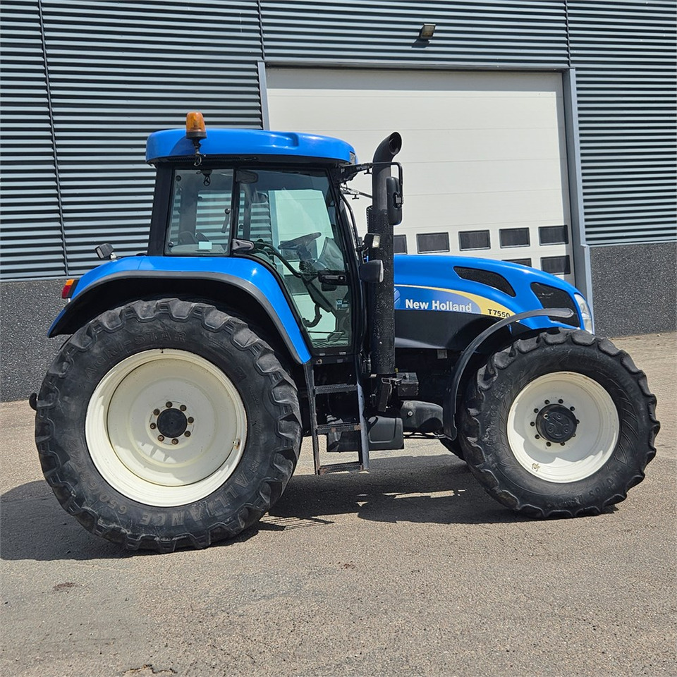 New Holland T7550 en crédit-bail New Holland T7550: photos 6 New Holland T7550 en crédit-bail New Holland T7550: photos 6