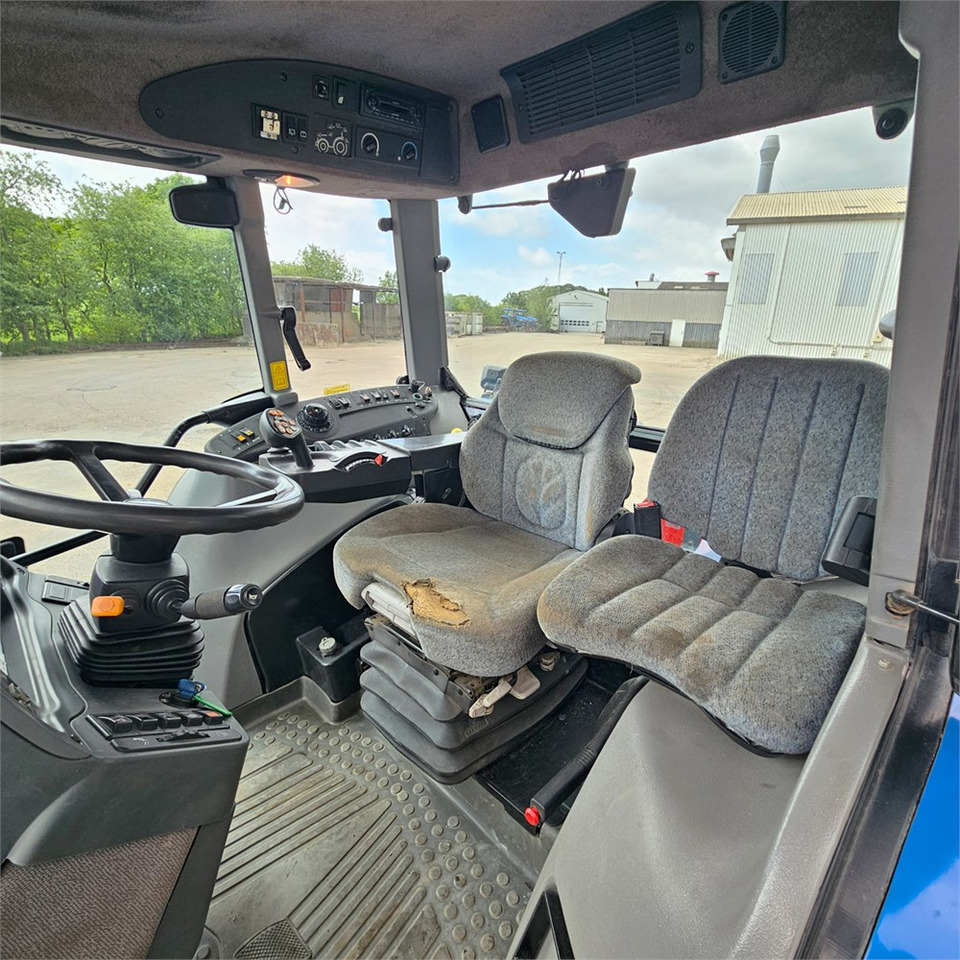 New Holland T7550 en crédit-bail New Holland T7550: photos 10 New Holland T7550 en crédit-bail New Holland T7550: photos 10