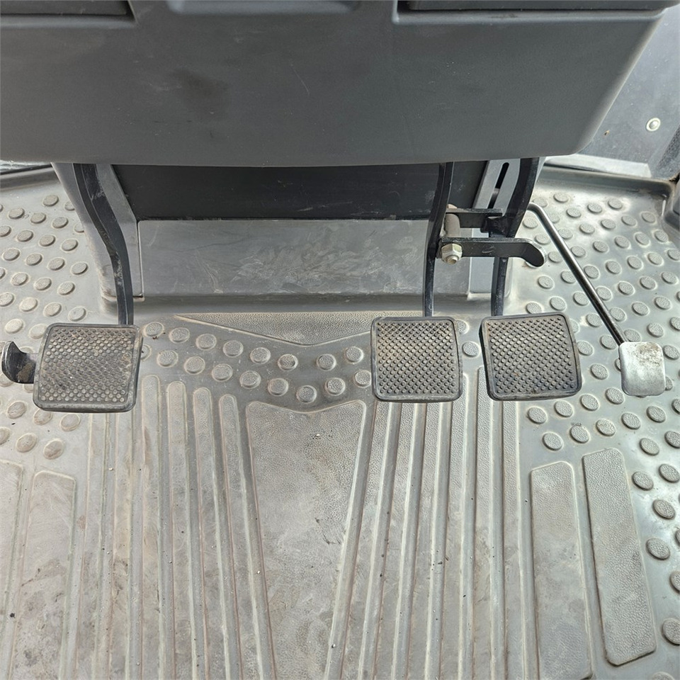 New Holland T7550 en crédit-bail New Holland T7550: photos 27 New Holland T7550 en crédit-bail New Holland T7550: photos 27