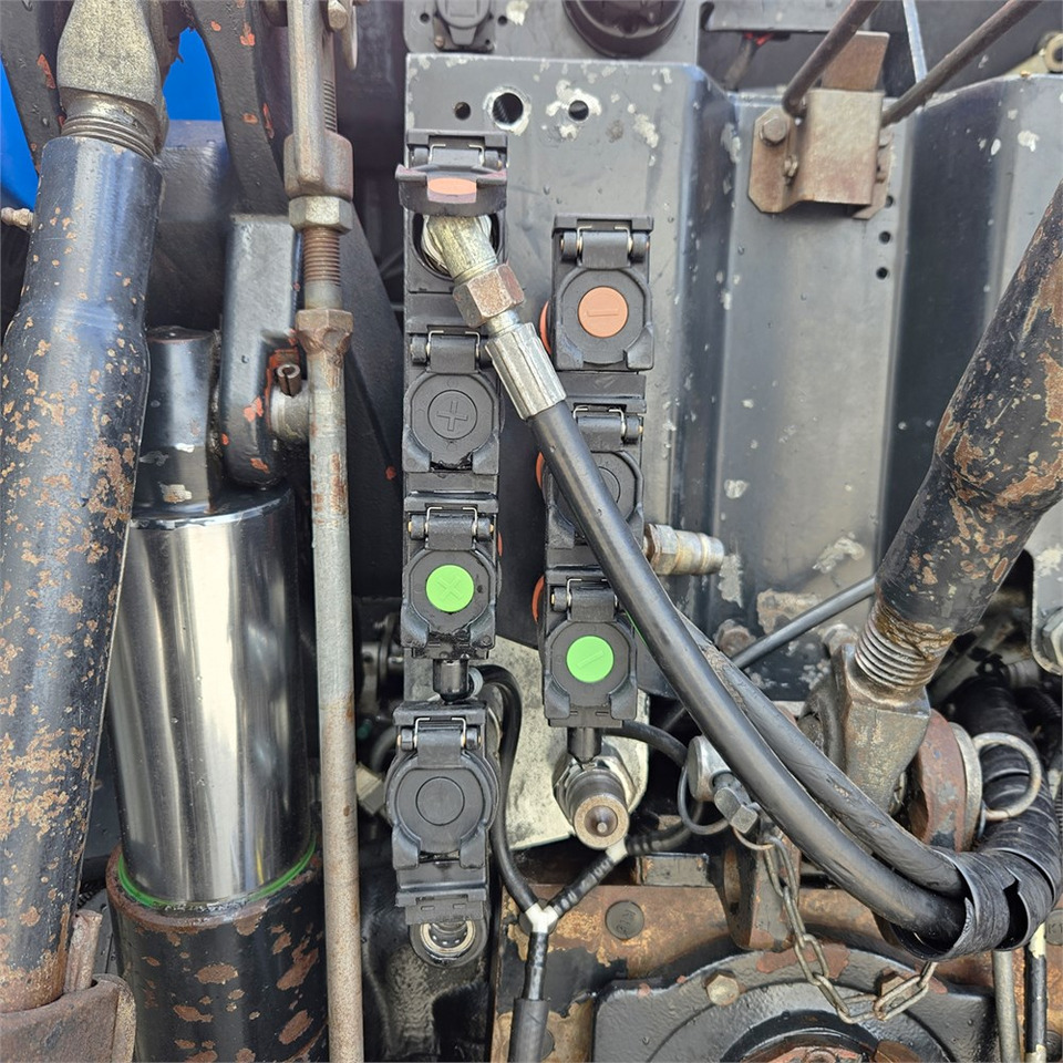 New Holland T7550 en crédit-bail New Holland T7550: photos 30 New Holland T7550 en crédit-bail New Holland T7550: photos 30