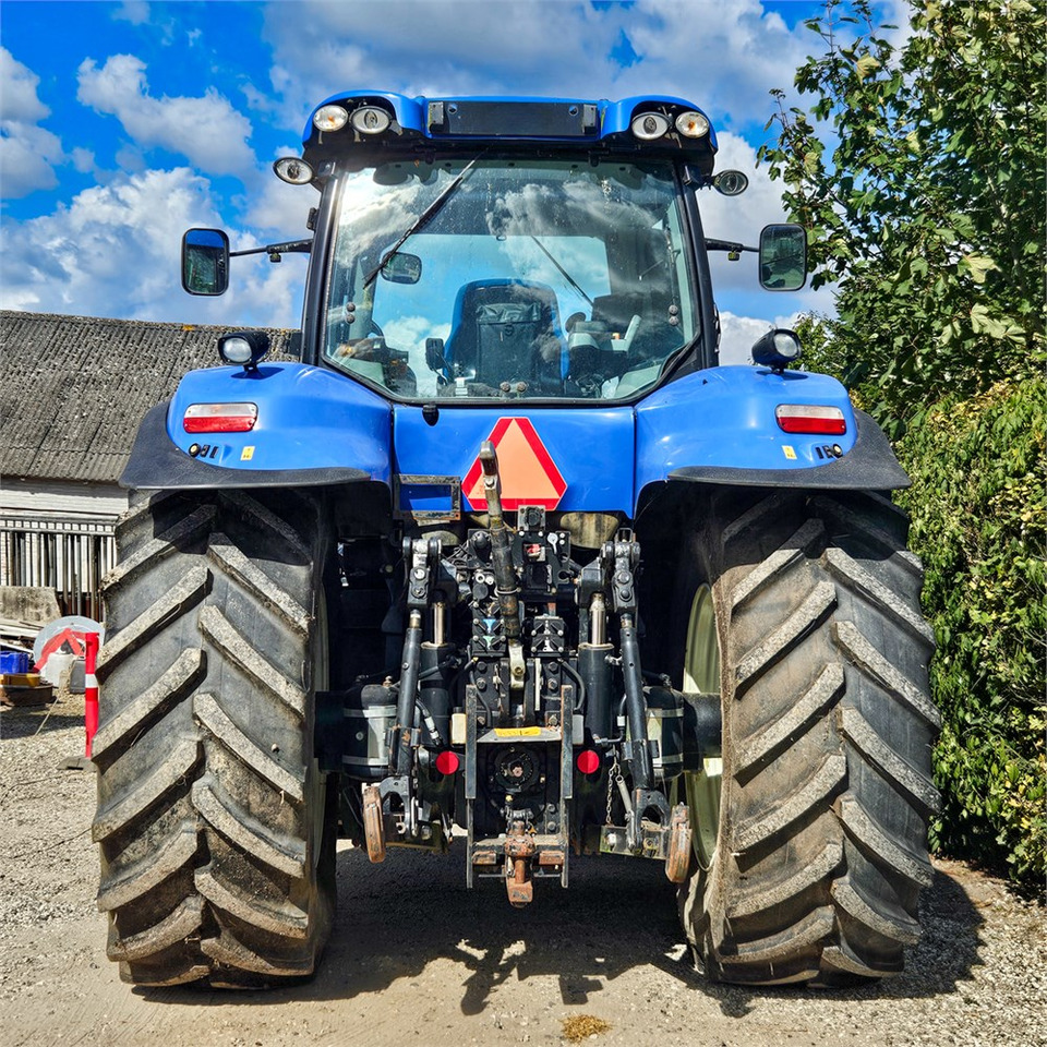 New Holland T8.390 - Tracteur agricole: photos 4 New Holland T8.390 - Tracteur agricole: photos 4