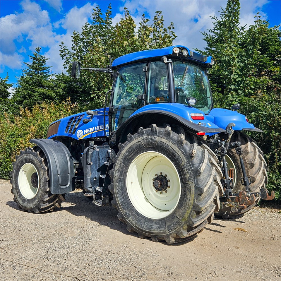 New Holland T8.390 - Tracteur agricole: photos 3 New Holland T8.390 - Tracteur agricole: photos 3