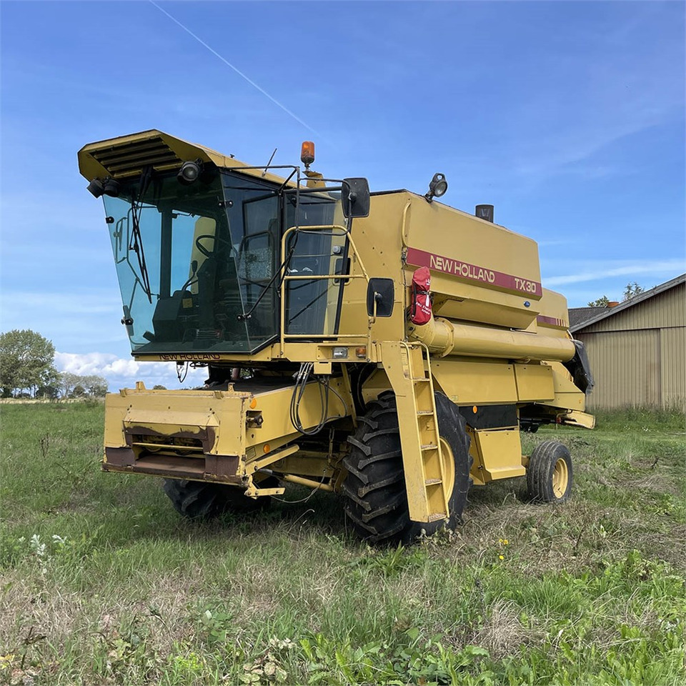 New Holland TX 30 en crédit-bail New Holland TX 30: photos 14