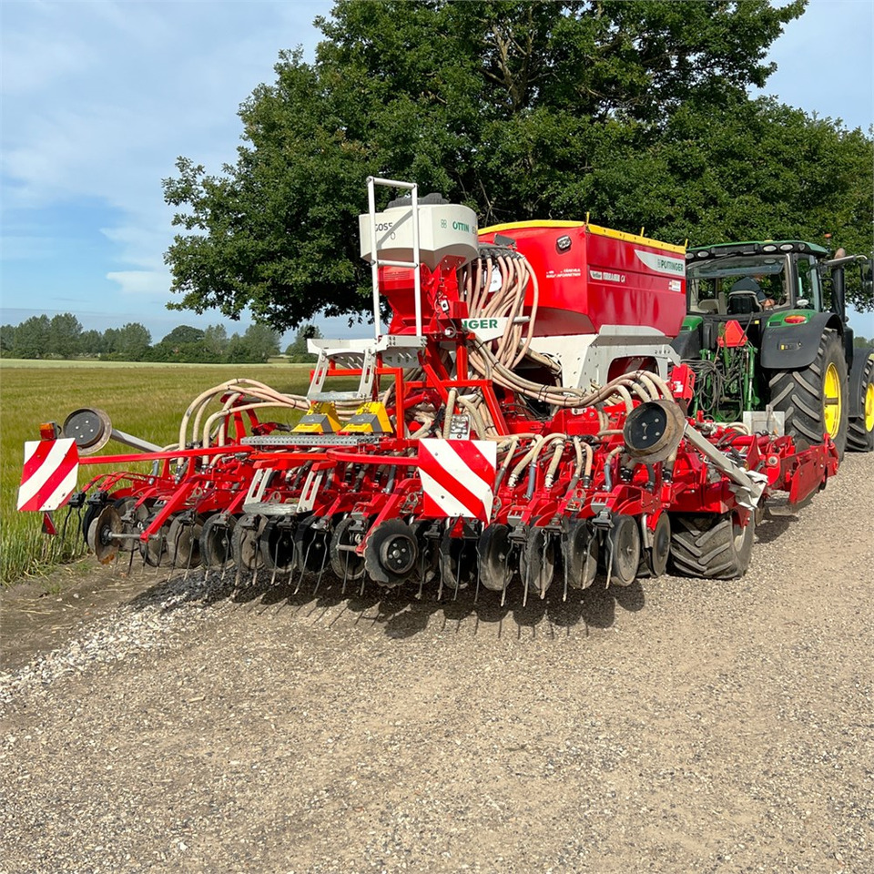 Pöttinger Terrasem C4 Fertilizer - Semoir/ Planteuse: photos 2 Pöttinger Terrasem C4 Fertilizer - Semoir/ Planteuse: photos 2