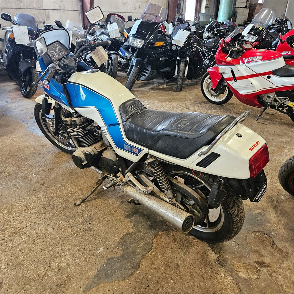 Suzuki GSX 1100 ES - Motocyclette: photos 5 Suzuki GSX 1100 ES - Motocyclette: photos 5