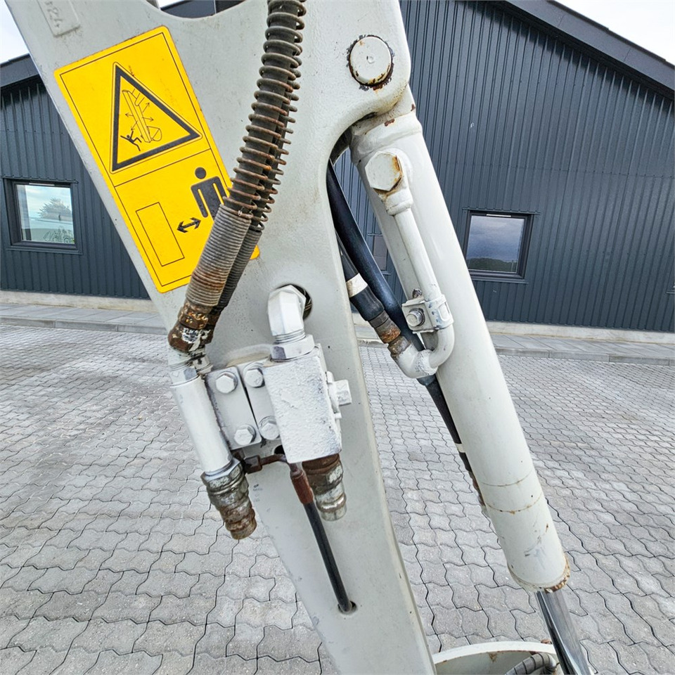 Mini pelle Takeuchi TB216: photos 22