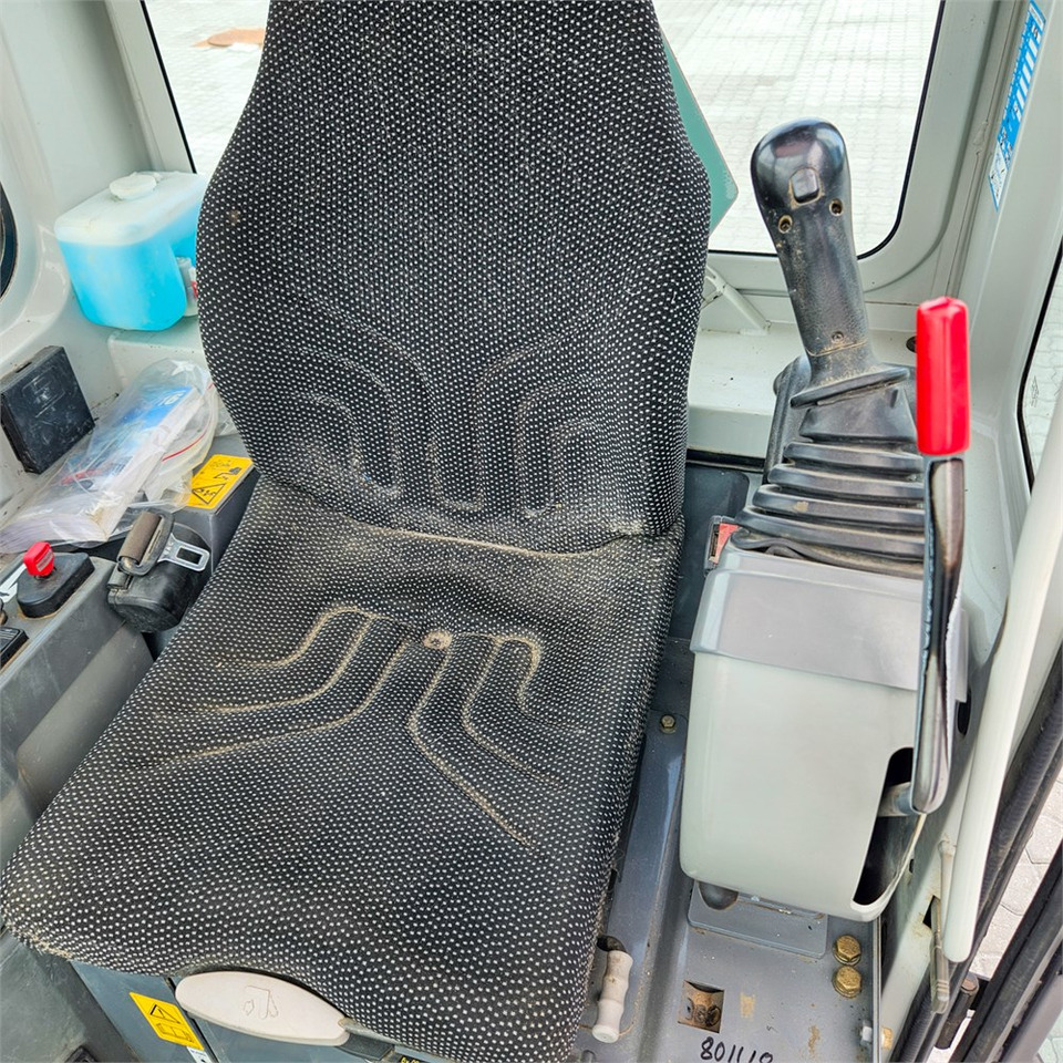 Mini pelle Takeuchi TB216: photos 9