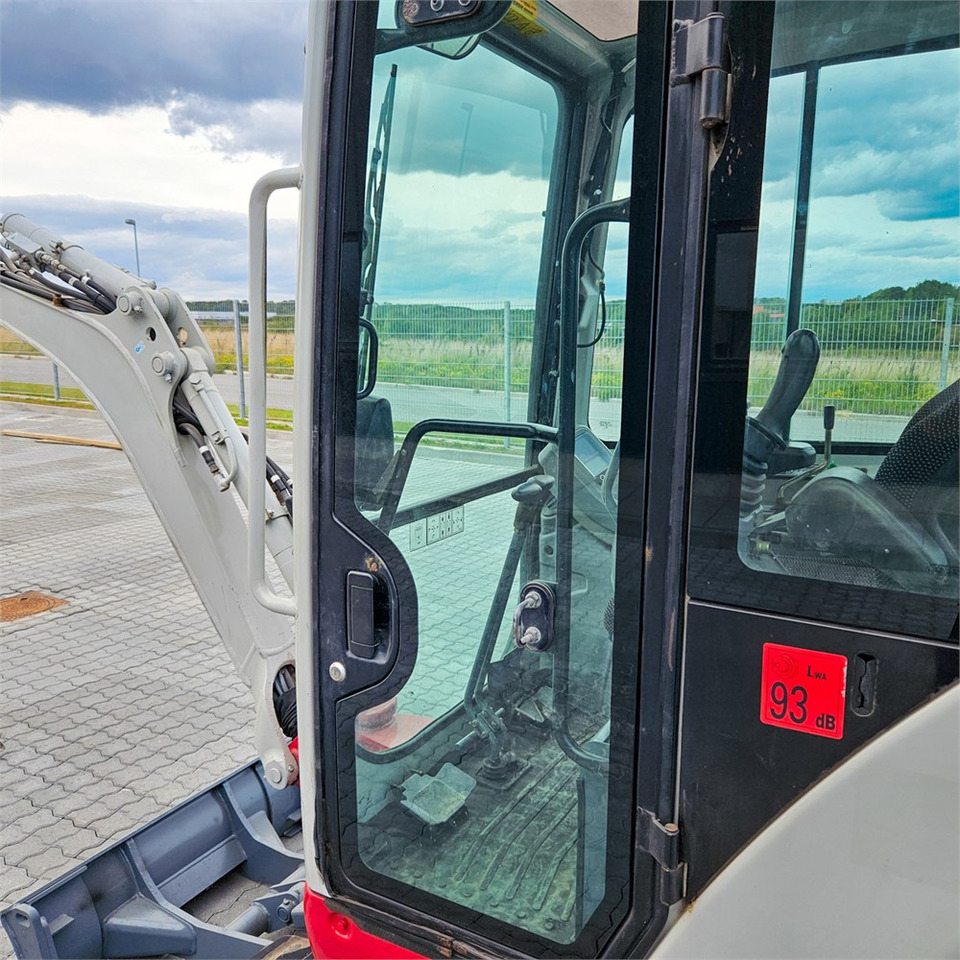 Mini pelle Takeuchi TB216: photos 8