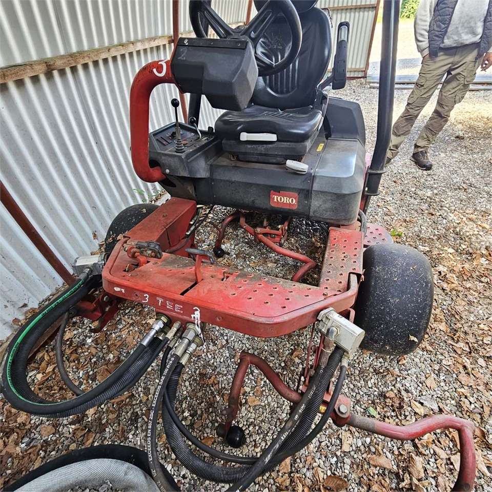 Toro Greensmaster 3250-D - Motofaucheuse: photos 3 Toro Greensmaster 3250-D - Motofaucheuse: photos 3