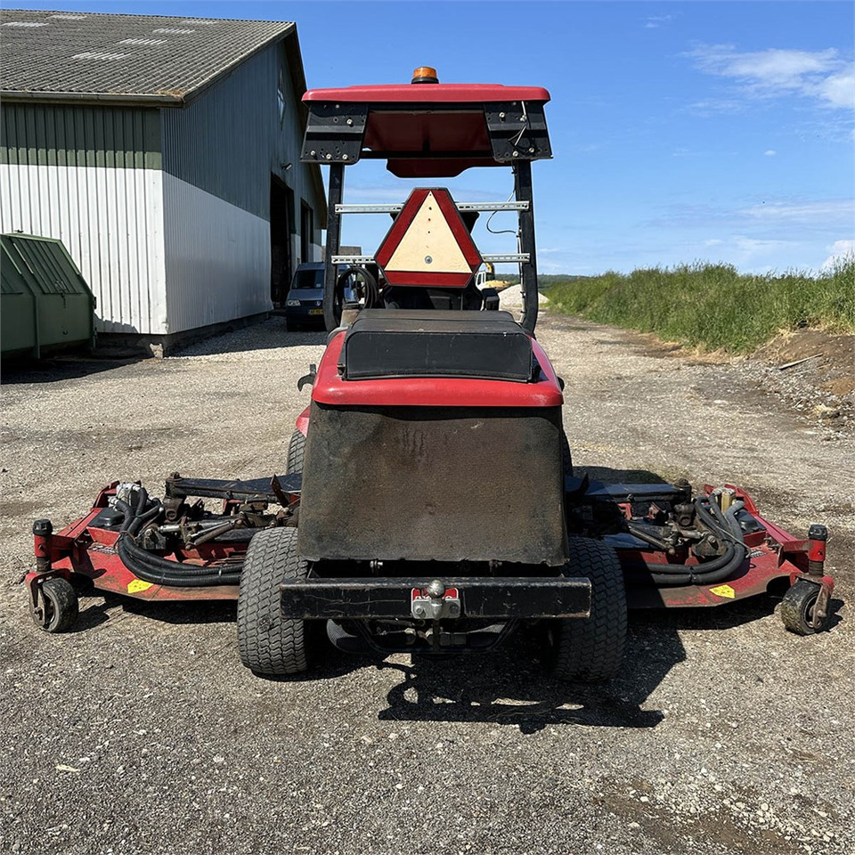 Toro Groundsmaster 4000-D - Motofaucheuse: photos 4 Toro Groundsmaster 4000-D - Motofaucheuse: photos 4