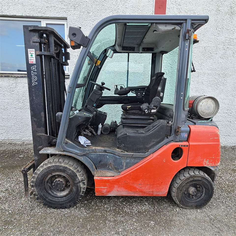 Toyota 02-8FGF25 - Chariot élévateur: photos 3 Toyota 02-8FGF25 - Chariot élévateur: photos 3