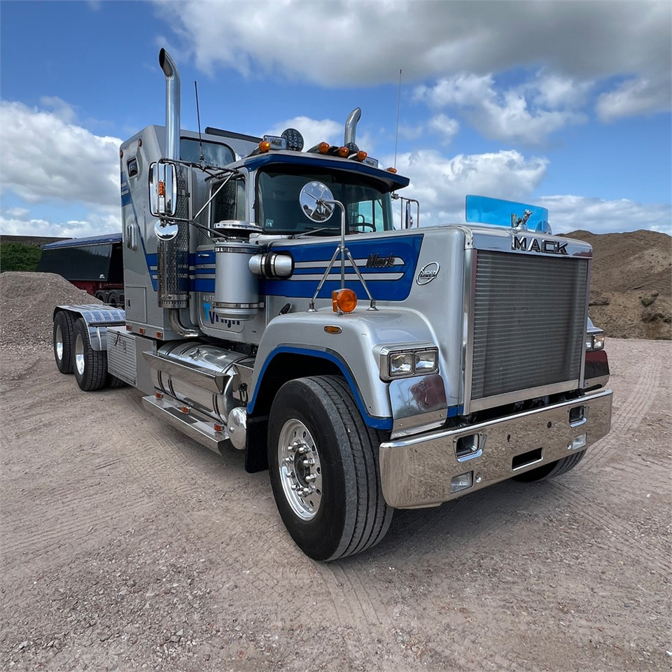 Mack Superliner - Tracteur routier: photos 1 Mack Superliner - Tracteur routier: photos 1