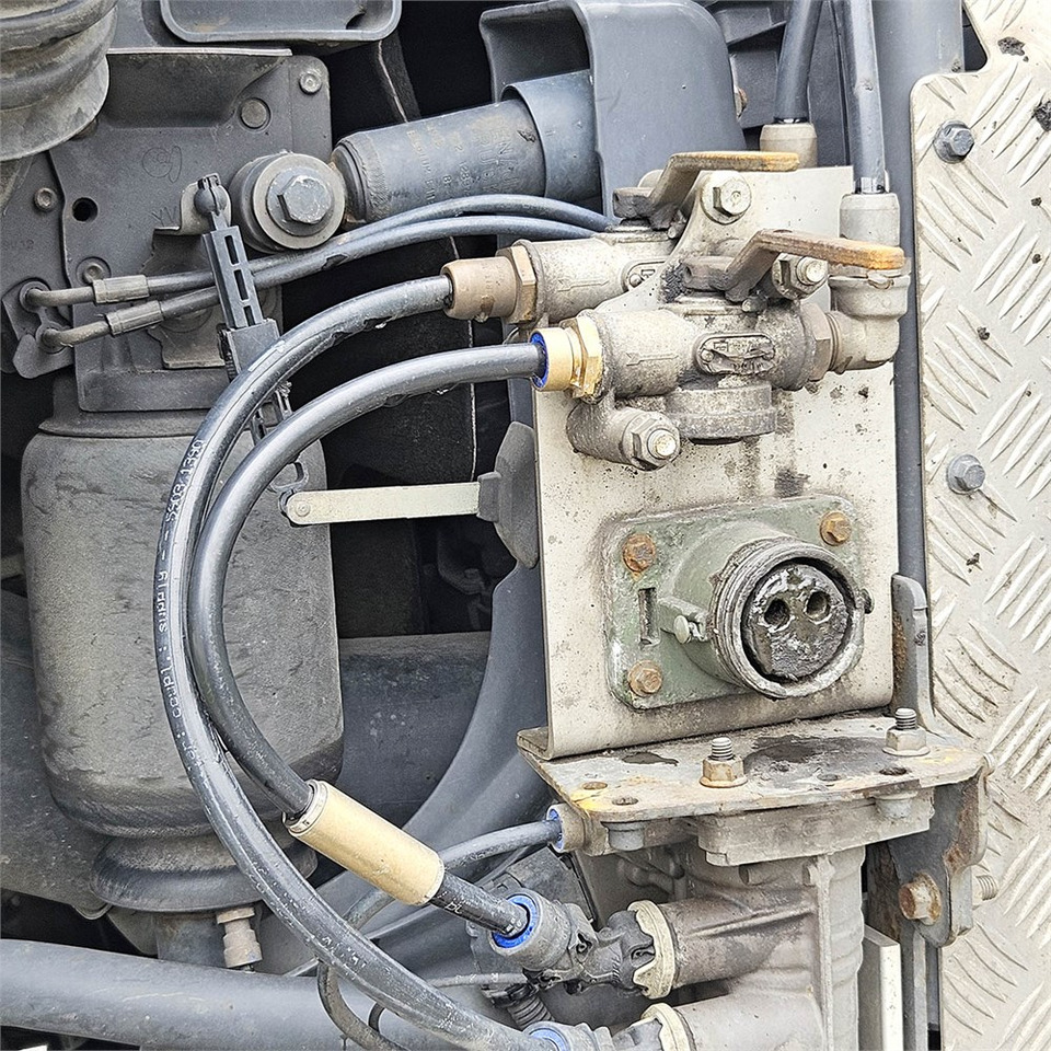 Tracteur routier Renault T High 520 DTIM: photos 26 Tracteur routier Renault T High 520 DTIM: photos 26