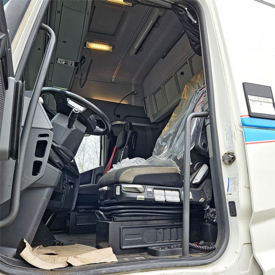 Tracteur routier Renault T High 520 DTIM: photos 10 Tracteur routier Renault T High 520 DTIM: photos 10