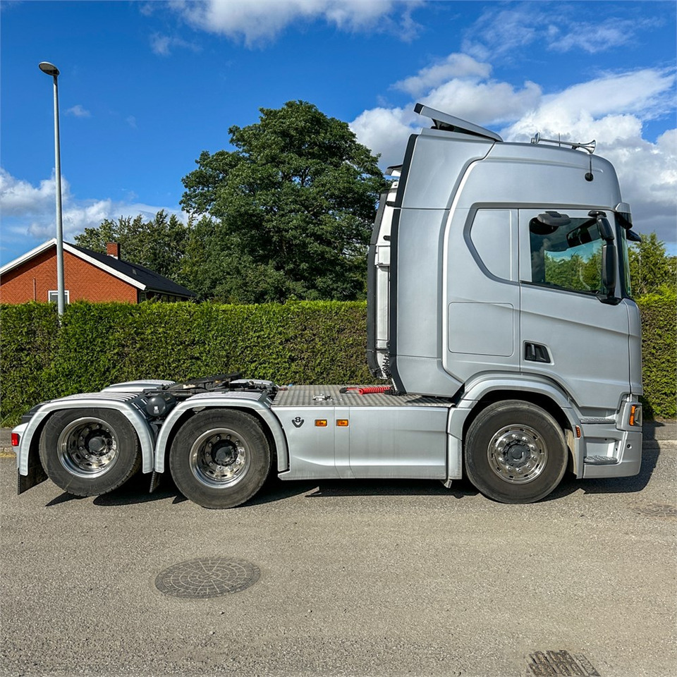 Scania R530 (A6X2NB) - Tracteur routier: photos 3 Scania R530 (A6X2NB) - Tracteur routier: photos 3