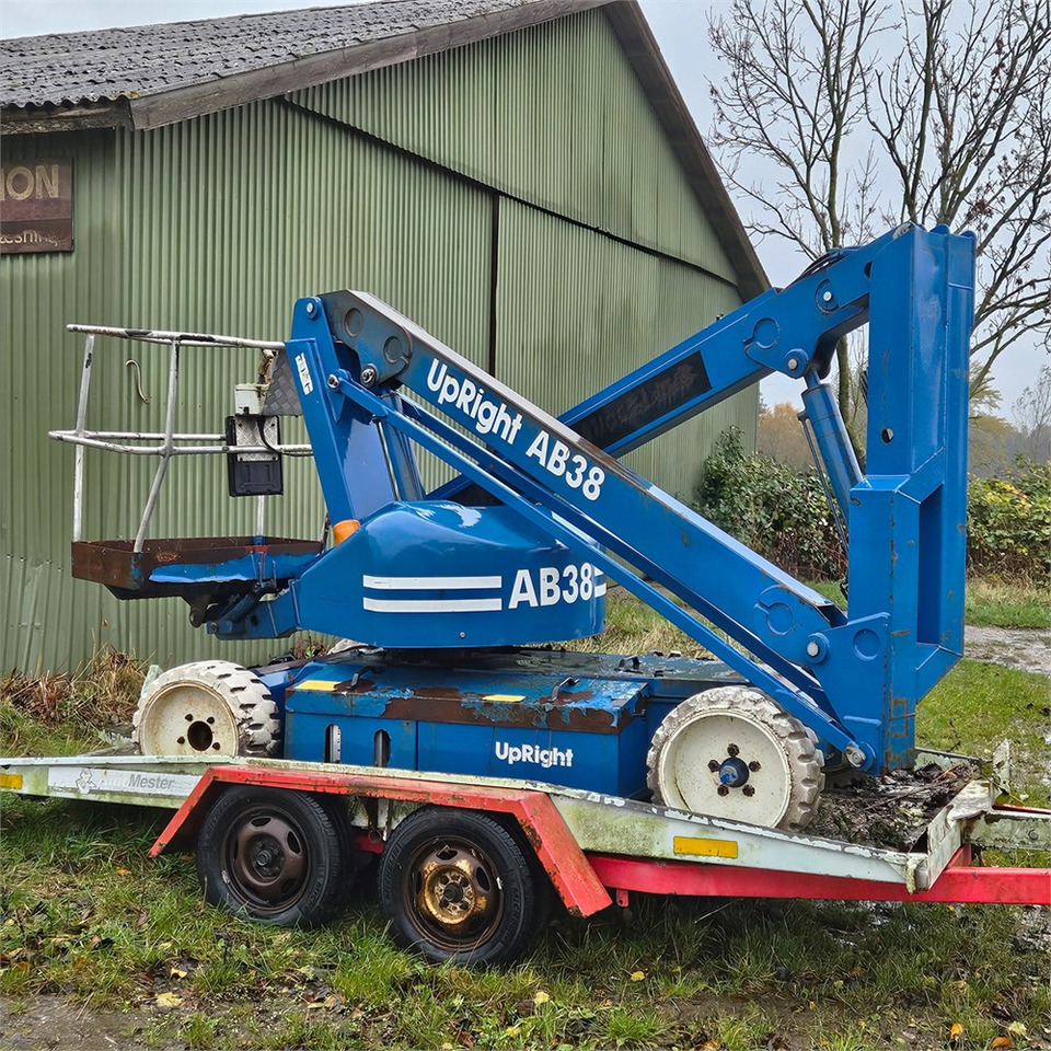 UpRight AB38 - Nacelle articulée: photos 1 UpRight AB38 - Nacelle articulée: photos 1