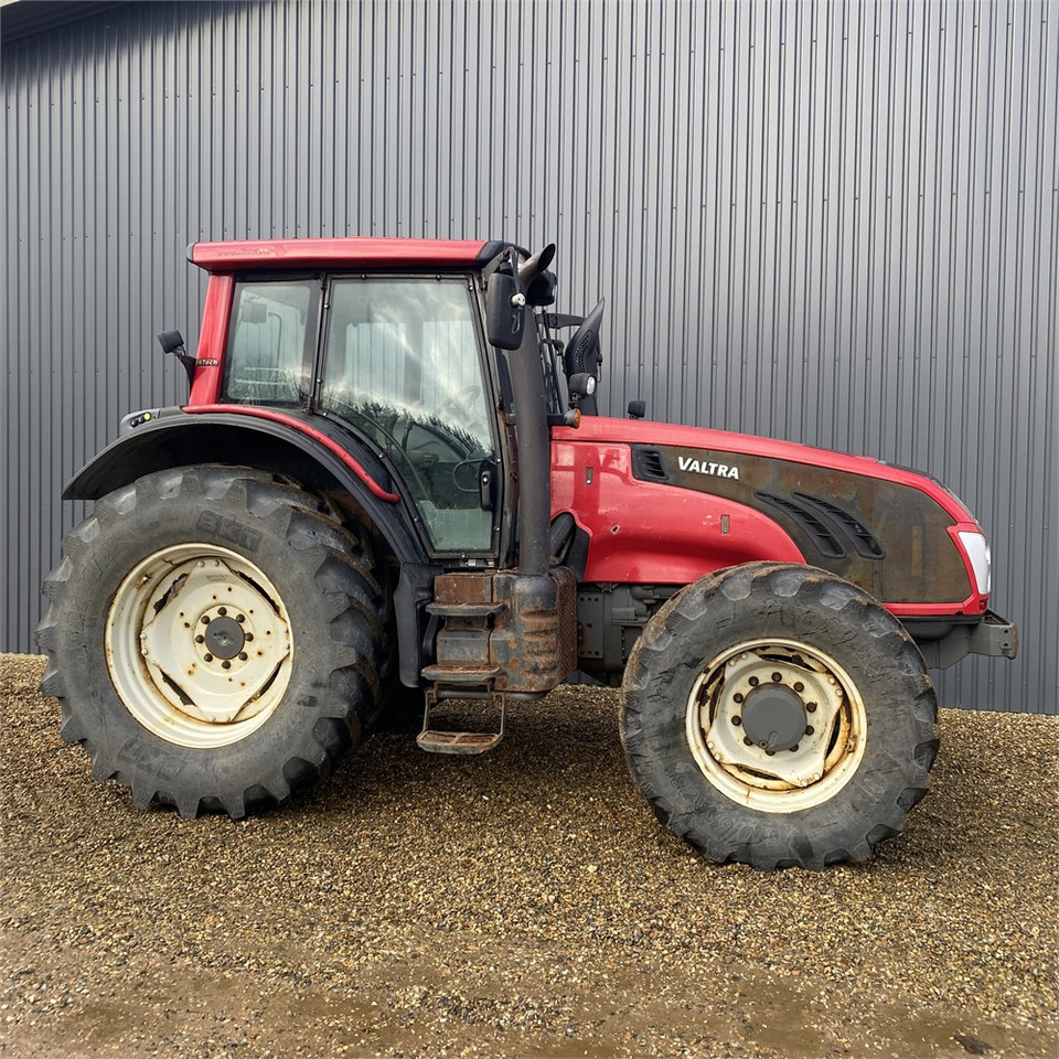 Valtra T 153 - Tracteur agricole: photos 2 Valtra T 153 - Tracteur agricole: photos 2