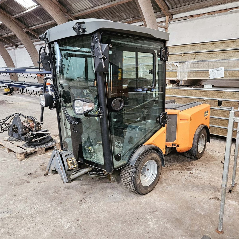 Kärcher PF-C MIC42 - Véhicule de voirie/ Spécial: photos 3 Kärcher PF-C MIC42 - Véhicule de voirie/ Spécial: photos 3