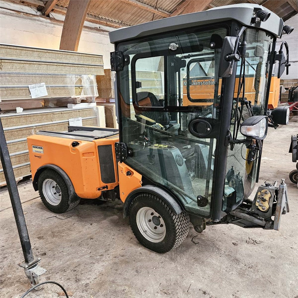 Kärcher PF-C MIC42 - Véhicule de voirie/ Spécial: photos 1 Kärcher PF-C MIC42 - Véhicule de voirie/ Spécial: photos 1