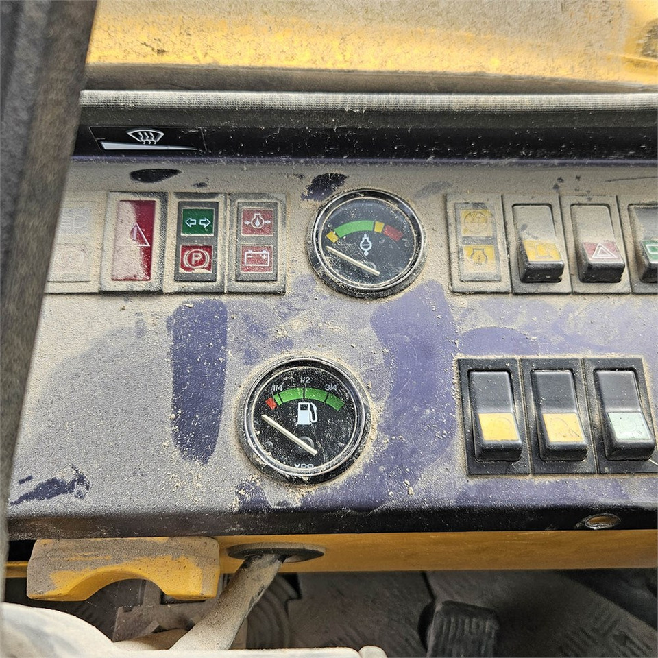 Chargeuse sur pneus Volvo 4500: photos 20