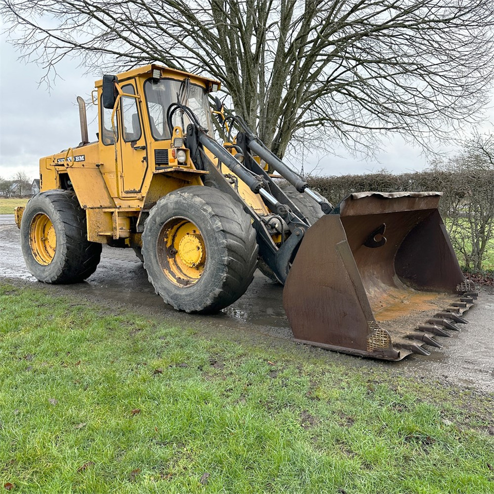 Volvo BM4400 - Chargeuse sur pneus: photos 1 Volvo BM4400 - Chargeuse sur pneus: photos 1