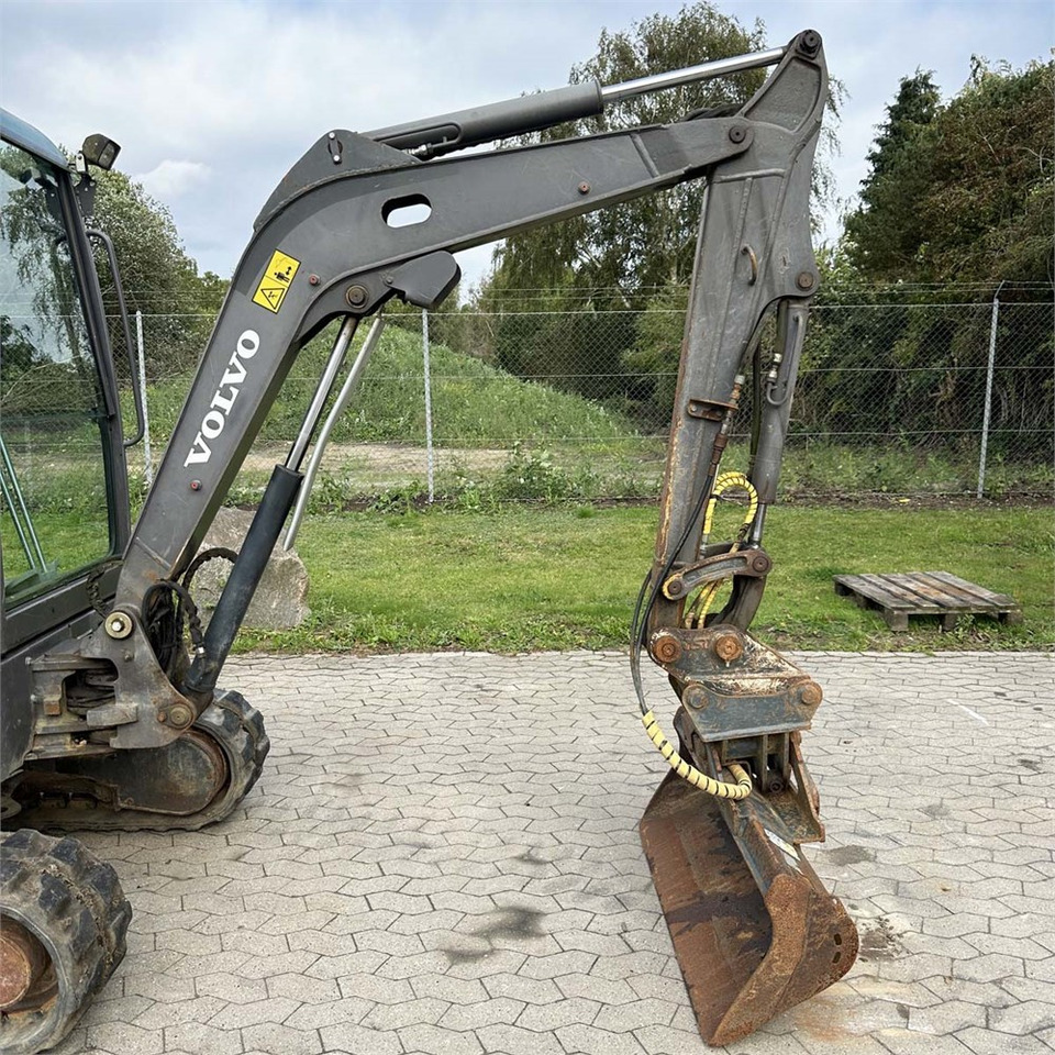 Mini pelle Volvo ECR25 D: photos 12