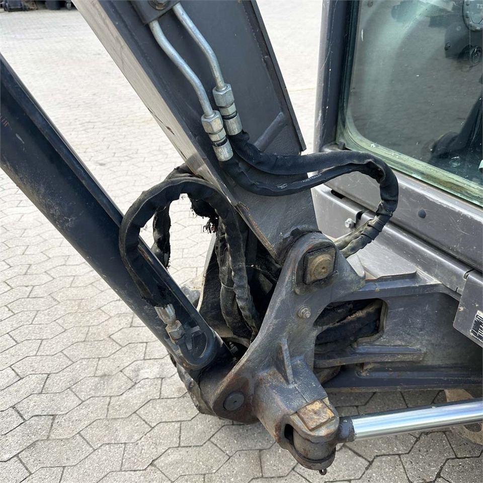 Mini pelle Volvo ECR25 D: photos 21