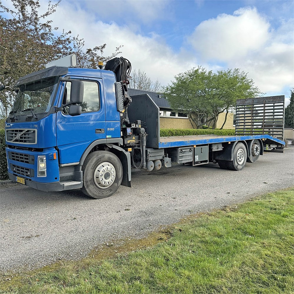 Volvo FM 330 6x2 - Remorqueuse: photos 1 Volvo FM 330 6x2 - Remorqueuse: photos 1