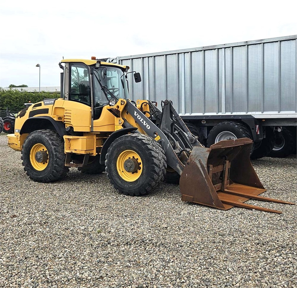 Volvo L45F-TP - Chargeuse sur pneus: photos 1 Volvo L45F-TP - Chargeuse sur pneus: photos 1
