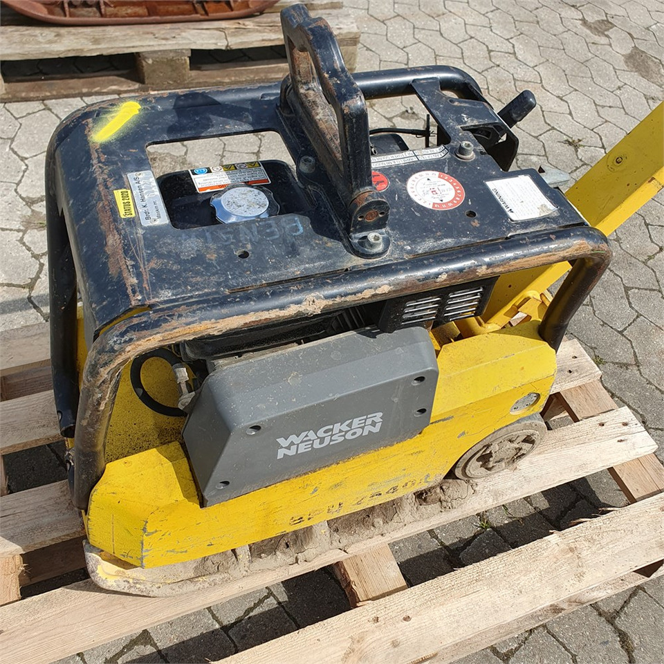 Wacker Neuson BPU 2540A - Plaque vibrante: photos 2 Wacker Neuson BPU 2540A - Plaque vibrante: photos 2