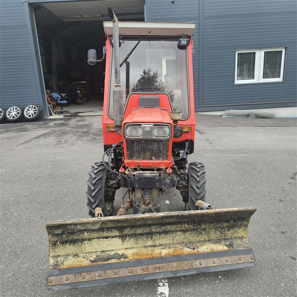 Yanmar 226 D - Tracteur communal: photos 5 Yanmar 226 D - Tracteur communal: photos 5