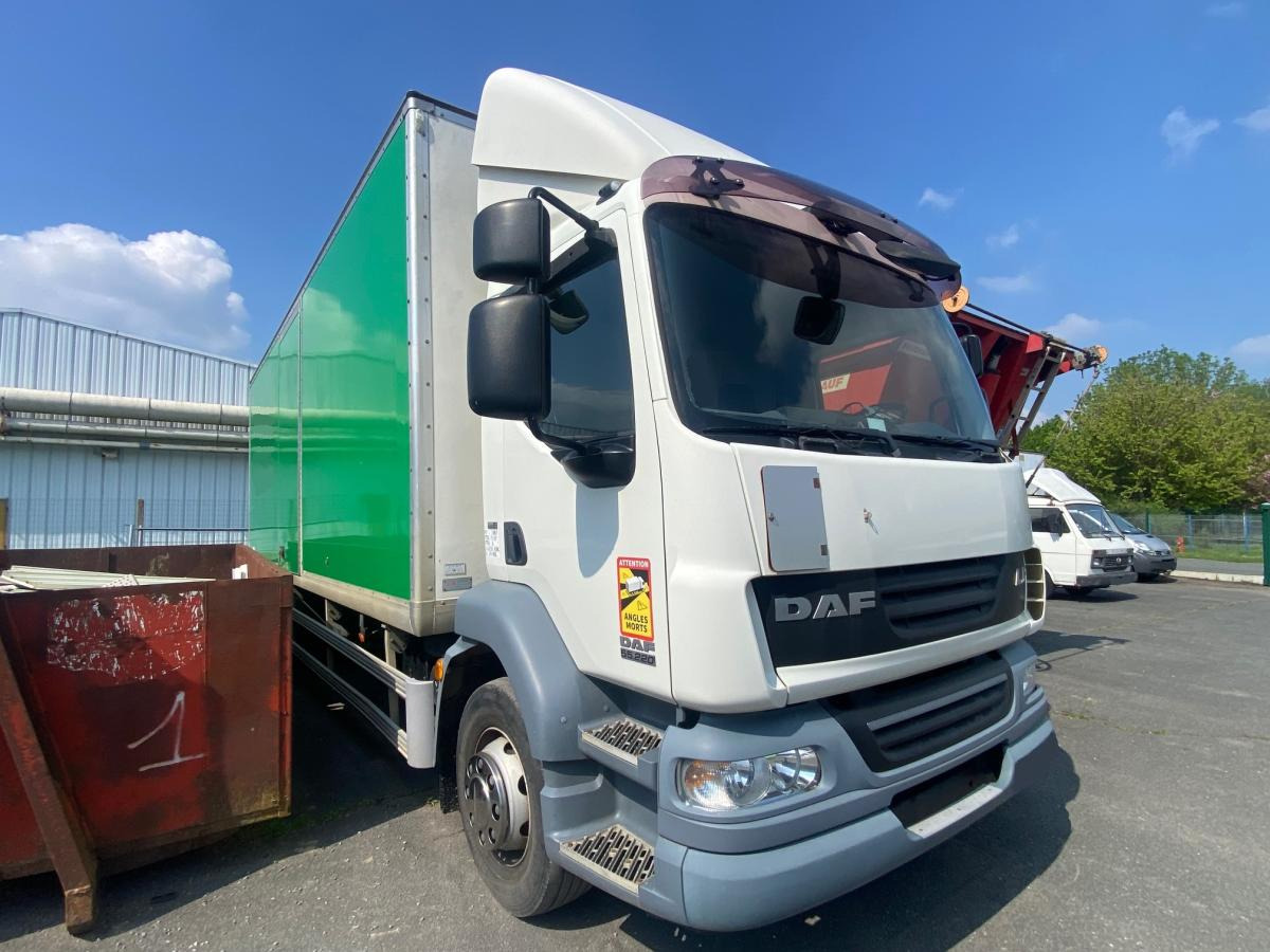 DAF LF 55.220 - Camion fourgon: photos 2 DAF LF 55.220 - Camion fourgon: photos 2