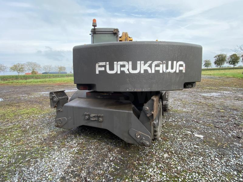 Furukawa W 735 - Pelle sur pneus: photos 5 Furukawa W 735 - Pelle sur pneus: photos 5