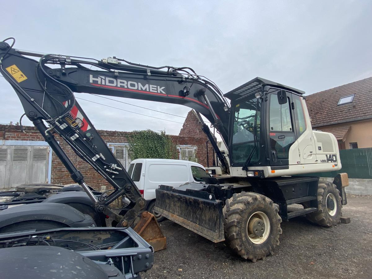 Hidromek HMK 140W - Pelle sur pneus: photos 1 Hidromek HMK 140W - Pelle sur pneus: photos 1