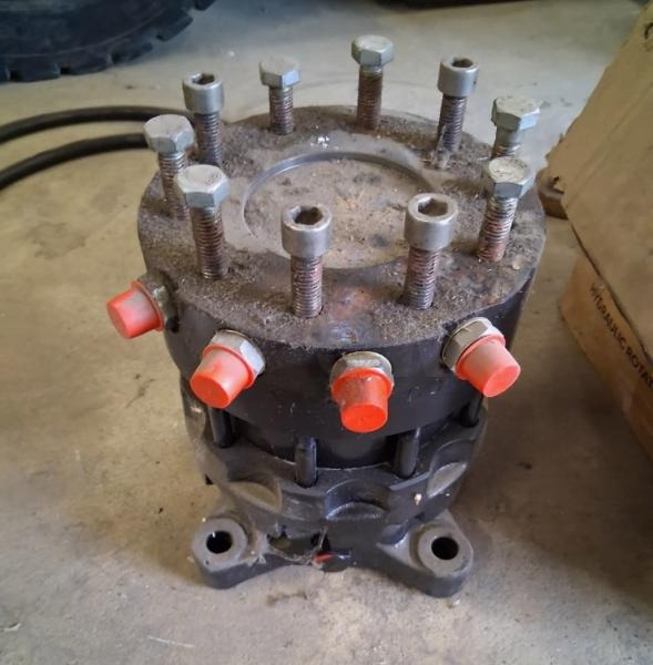 MORIN M1 - Grappin pour Engins de chantier: photos 2 MORIN M1 - Grappin pour Engins de chantier: photos 2