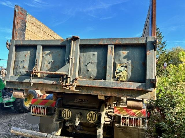 Nissan ATLEON 150.25 - Camion ampliroll, Camion grue: photos 5 Nissan ATLEON 150.25 - Camion ampliroll, Camion grue: photos 5