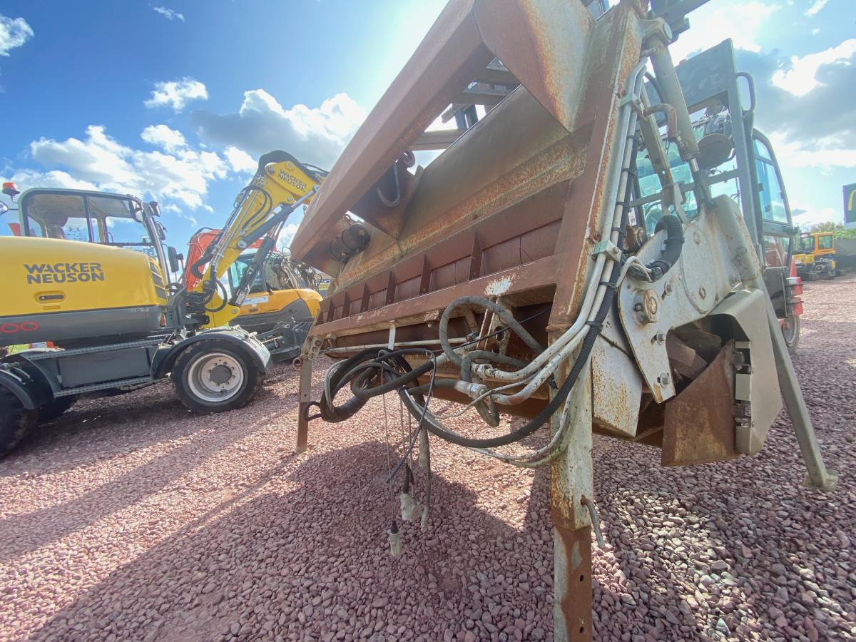 Secmair VEYMONT - Epandeur de sable: photos 3 Secmair VEYMONT - Epandeur de sable: photos 3