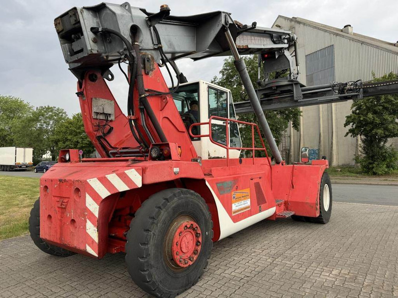 CVS Ferrari F158 - Reach stacker: photos 3 CVS Ferrari F158 - Reach stacker: photos 3