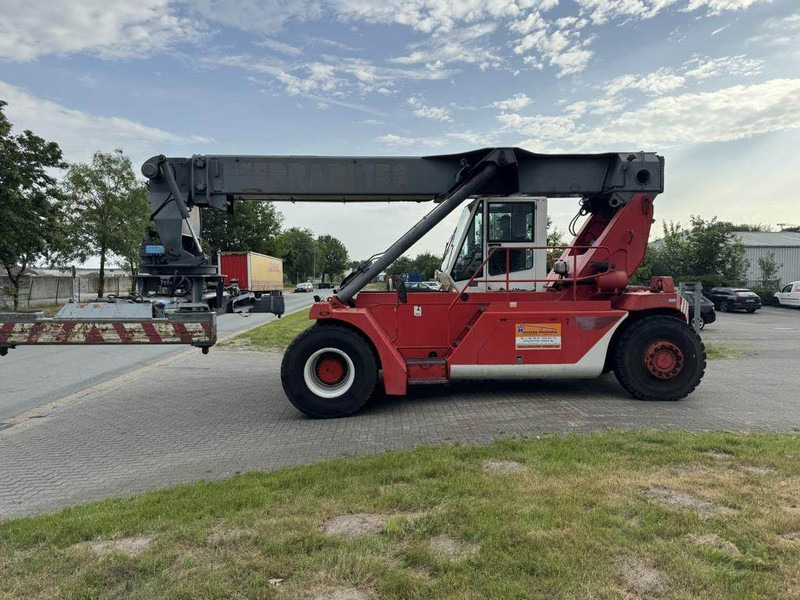 CVS Ferrari F158 - Reach stacker: photos 1 CVS Ferrari F158 - Reach stacker: photos 1