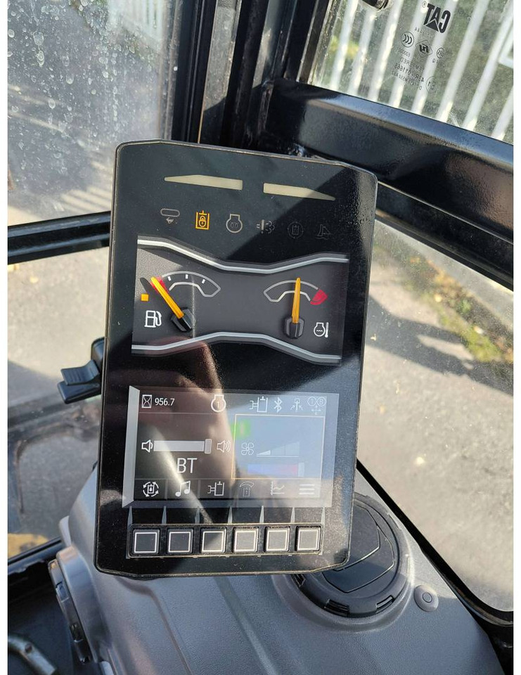 CAT 302 - Pelle sur chenille: photos 5 CAT 302 - Pelle sur chenille: photos 5