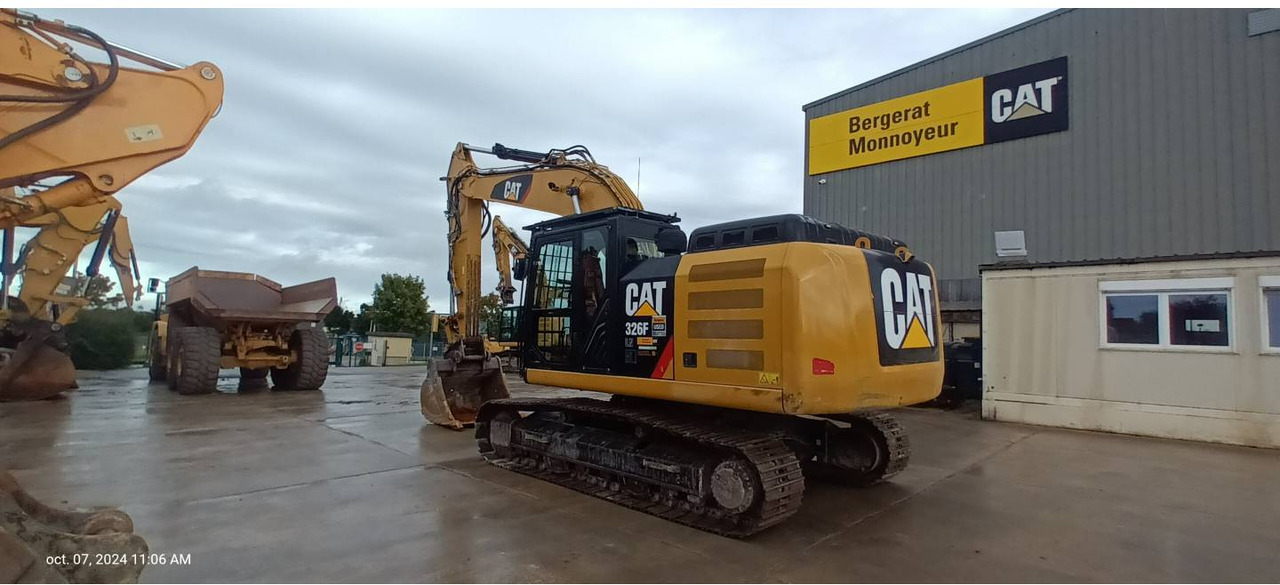 CAT 326F - Pelle sur chenille: photos 4 CAT 326F - Pelle sur chenille: photos 4