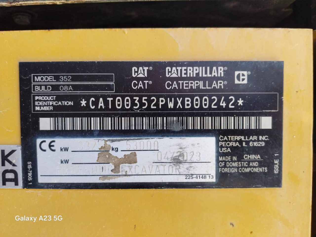 Pelle sur chenille CAT 352-08: photos 6