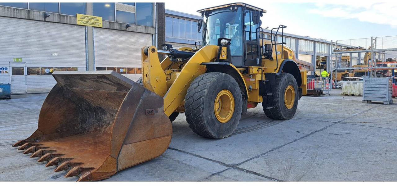 CAT 962M - Chargeuse sur pneus: photos 1 CAT 962M - Chargeuse sur pneus: photos 1