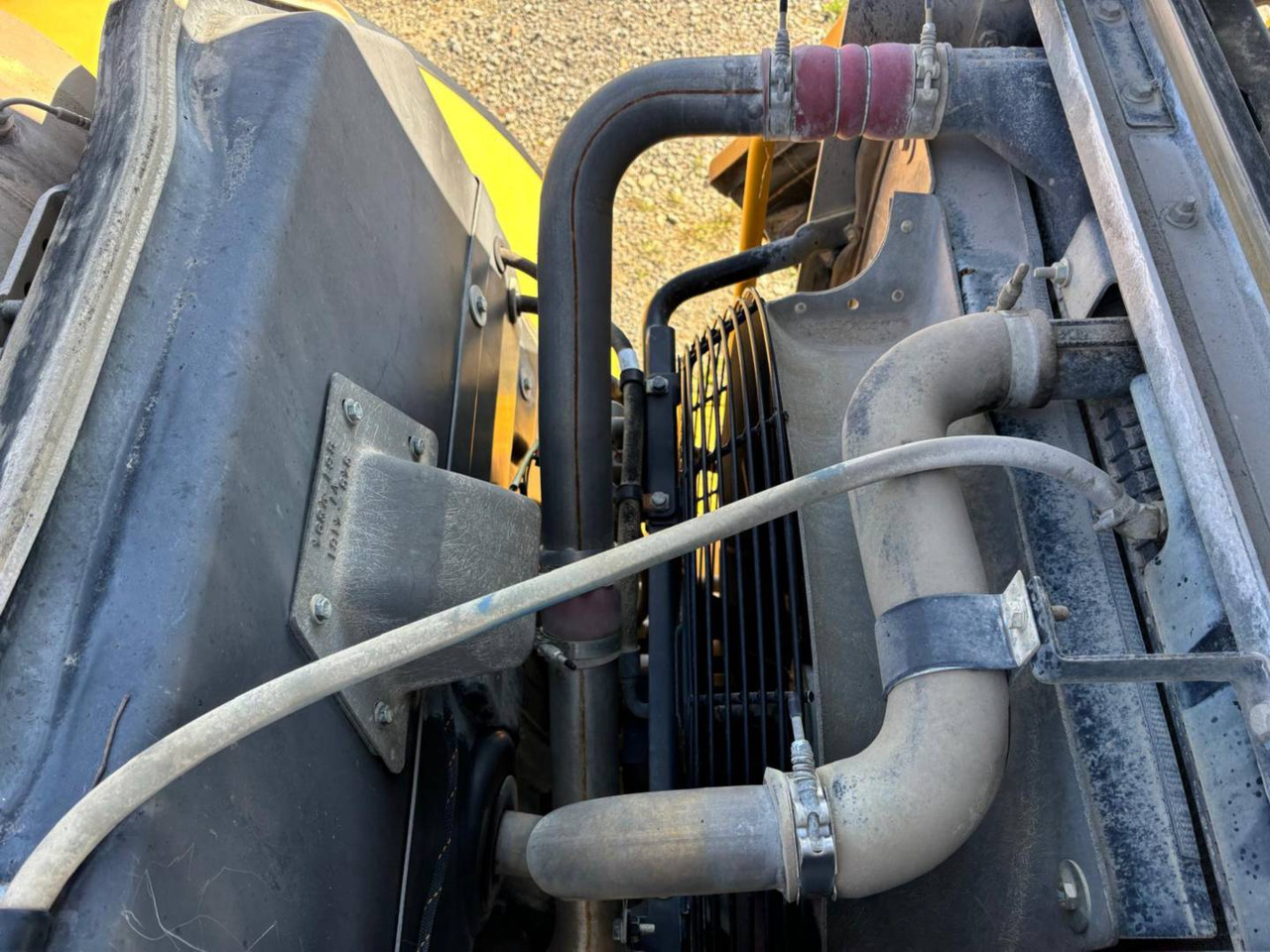 Chargeuse sur pneus CAT 972K: photos 21